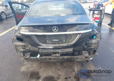 2018 Mercedes-Benz C 300 z USA, uszkodzony, nr VIN WDDWF4JB7JR405162